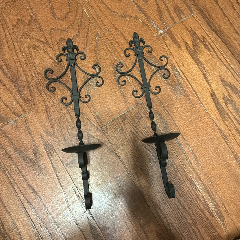 Iron wall sconce. Dark brown.